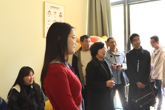 “云南省第二轮“万名校长培训计划”(第七期)”培训学员到安宁中学跟岗研修5846.png