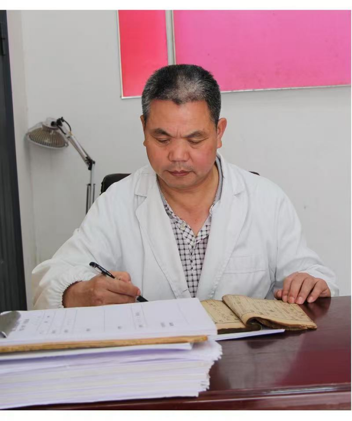 正骨传薪,医泽天下——记非遗传承人黄应圣1164.png