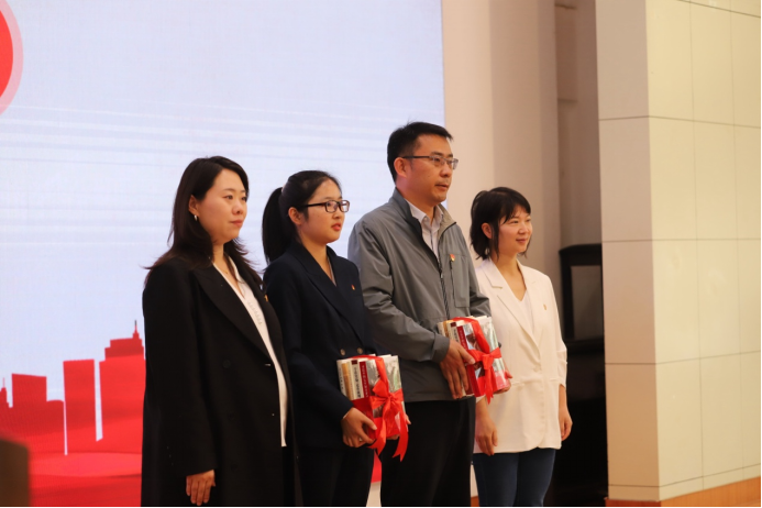 安宁市“春风十里正青春 螳川青年建新功”五四主题团日活动在安宁中学举行 (1)2586.png